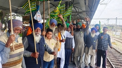 Farmer leader Sarwan Singh Pandher asked people to join the protest in large numbers. (ANI) Farmer leader Sarwan Singh Pandher asked people to join the protest in large numbers. (ANI)