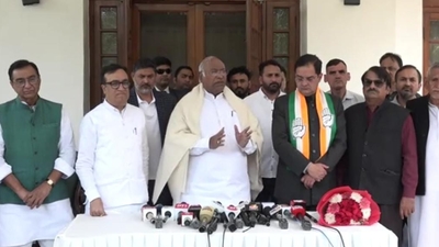Brijendra Singh joined the Congress in the presence of party chief Mallikarjun Kharge.