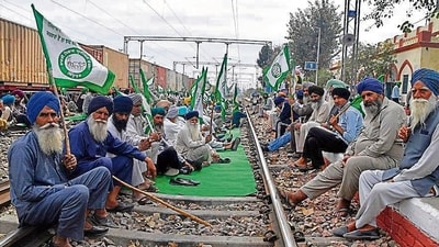 Farmers protesting on railway tracks in Ludhiana on Sunday. (Manish/HT Photo) (HT_PRINT) Farmers protesting on railway tracks in Ludhiana on Sunday. (Manish/HT Photo) (HT_PRINT)