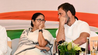 West Bengal CM Mamata Banerjee and Congress leader Rahul Gandhi at Bengaluru meeting. (HT photo) West Bengal CM Mamata Banerjee and Congress leader Rahul Gandhi at Bengaluru meeting. (HT photo)