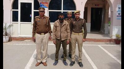 On the complaint of Paswan’s son, a case was registered under Section 302 of the IPC at Bisrakh police station and the accused was arrested near Mahagun Mart in Noida. (HT Photo) On the complaint of Paswan’s son, a case was registered under Section 302 of the IPC at Bisrakh police station and the accused was arrested near Mahagun Mart in Noida. (HT Photo)
