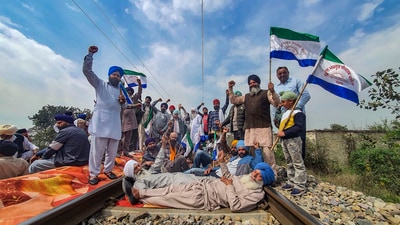 Farmers raised slogans against the Centre for not accepting their demands. (PTI) Farmers raised slogans against the Centre for not accepting their demands. (PTI)