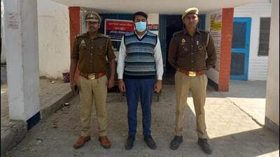 The suspect was identified as Lalit , who carried a bounty of ₹10,000 on his head and was arrested from a bus stand in Greater Noida. (HT Photo) The suspect was identified as Lalit , who carried a bounty of ₹10,000 on his head and was arrested from a bus stand in Greater Noida. (HT Photo)