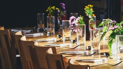 Date Palm Centerpieces: Incorporate date palms or faux palm leaves in vases as centerpieces to symbolize blessings and abundance during Iftar gatherings.&nbsp; (Unsplash (Representative Image))