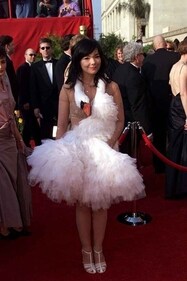 Björk's swan dress serves as one of the most Oscars iconic fashion moment. (Getty images) Björk's swan dress serves as one of the most Oscars iconic fashion moment. (Getty images)
