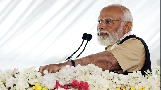 Narendra Modi UP Visit LIVE: PM to inaugurate projects worth <span class='webrupee'>₹</span>42,000 crore - Vimarsana News