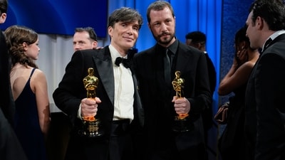 In closing, Cillian Murphy said, "We made a film about the man who created the atomic bomb, and for better or for worse, we're all living in Oppenheimer's world, so I'd really like to dedicate this to the peacemakers everywhere," as per Deadline, a US-based media outlet. (AP) In closing, Cillian Murphy said, "We made a film about the man who created the atomic bomb, and for better or for worse, we're all living in Oppenheimer's world, so I'd really like to dedicate this to the peacemakers everywhere," as per Deadline, a US-based media outlet. (AP)