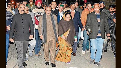 Himachal CM Sukvinder Singh Sukhu and state Congress chief Pratibha Singh during the candle march in Shimla on Monday. (HT Photo) Himachal CM Sukvinder Singh Sukhu and state Congress chief Pratibha Singh during the candle march in Shimla on Monday. (HT Photo)
