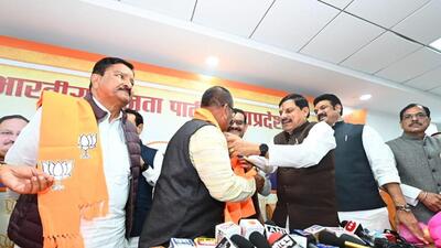 Madhya Pradesh chief minister Mohan Yadav welcomed welcomed the two former Congress legislators who joined the BJP (X/BJP4MP) Madhya Pradesh chief minister Mohan Yadav welcomed welcomed the two former Congress legislators who joined the BJP (X/BJP4MP)