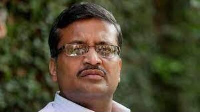 The Supreme Court (SC) on Monday set aside a March 2019 Punjab and Haryana high court (HC) order by which the HC had overturned the remarks and grading made by Haryana chief minister ML Khattar in the performance appraisal report (PAR) of senior IAS officer, Ashok Khemka. (HT File) The Supreme Court (SC) on Monday set aside a March 2019 Punjab and Haryana high court (HC) order by which the HC had overturned the remarks and grading made by Haryana chief minister ML Khattar in the performance appraisal report (PAR) of senior IAS officer, Ashok Khemka. (HT File)