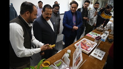 Union minister of science and technology Jitendra Singh inaugurating the speed breeding crop facility at NABI, Mohali. (HT Photo) Union minister of science and technology Jitendra Singh inaugurating the speed breeding crop facility at NABI, Mohali. (HT Photo)