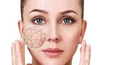Skin flooding: Tips on strategic layering of skincare products to achieve deeper and longer-lasting hydration (Photo by Conatural) Skin flooding: Tips on strategic layering of skincare products to achieve deeper and longer-lasting hydration (Photo by Conatural)