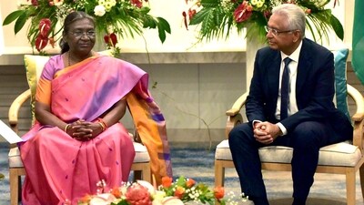 <p>President Droupadi Murmu arrived in Mauritius on Monday on a three-day state visit during which she would be the chief guest at the country's National Day celebrations on Tuesday.</p> (ANI) <p>President Droupadi Murmu arrived in Mauritius on Monday on a three-day state visit during which she would be the chief guest at the country's National Day celebrations on Tuesday.</p> (ANI)
