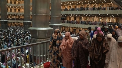 This ritual, observed by Sunni Muslims, involves reciting long portions of the Quran and performing multiple cycles of prostrations during the holy month of Ramadan. (Bloomberg) This ritual, observed by Sunni Muslims, involves reciting long portions of the Quran and performing multiple cycles of prostrations during the holy month of Ramadan. (Bloomberg)