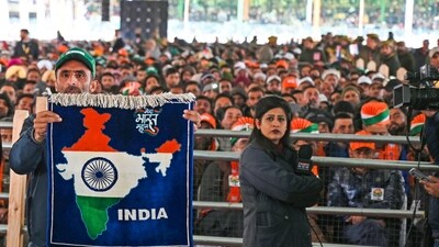 Lok Sabha Elections 2024: Crowd at Prime Minister Narendra Modi's public rally at Bakshi Stadium in Srinagaron on March 7. (Photo By Waseem Andrabi /Hindustan Times)-- Lok Sabha Elections 2024: Crowd at Prime Minister Narendra Modi's public rally at Bakshi Stadium in Srinagaron on March 7. (Photo By Waseem Andrabi /Hindustan Times)--