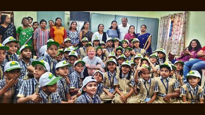 Singer-songwriter Ed Sheeran performed ‘Shape of You’ for the students of SHED primary school in Dharavi. (HT PHOTO)