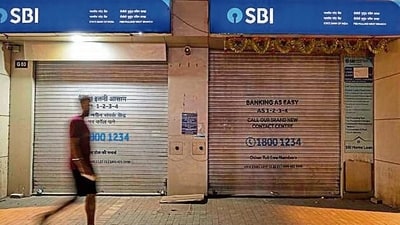 The State Bank of India on Tuesday submitted details of electoral bonds to Election Commission. (Satish Bate/ HT Photo) The State Bank of India on Tuesday submitted details of electoral bonds to Election Commission. (Satish Bate/ HT Photo)