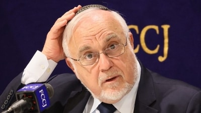 A group of US diplomats ended their Saudi Arabia visit when the Jewish chair was asked to remove his kippah. (X@Dalia__2000) A group of US diplomats ended their Saudi Arabia visit when the Jewish chair was asked to remove his kippah. (X@Dalia__2000)