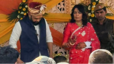 Kala Jatheri along with wife Anuradha Choudhary. (ANI) Kala Jatheri along with wife Anuradha Choudhary. (ANI)