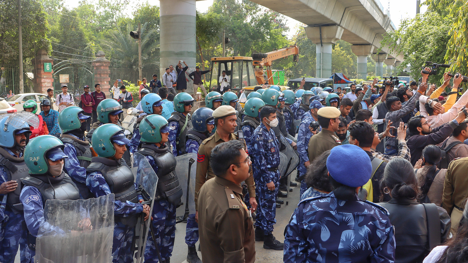 Anti-CAA protests: 55 Delhi University students detained amid planned agitation - Vimarsana News