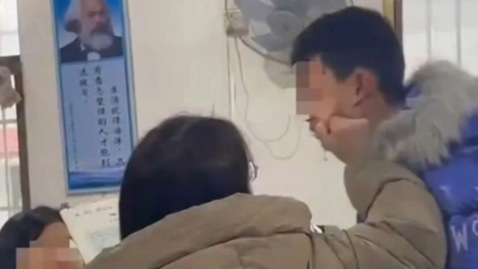 School teacher bangs girl student's head on desk in China: Report | World News - Vimarsana News