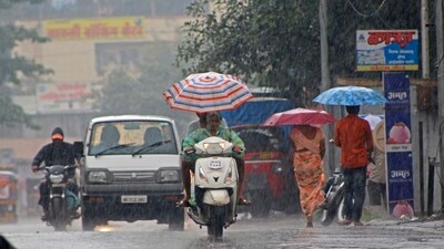 Following Wednesday's forecast, the regional met centre anticipates cloudy weather on Saturday in Delhi (HT Photo) (File) Following Wednesday's forecast, the regional met centre anticipates cloudy weather on Saturday in Delhi (HT Photo) (File)