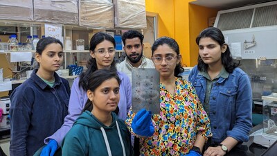 Researchers at the Indian Institute of Technology (IIT) have revealed new insights into understanding how cholesterol-lowering drugs like Niacin work at a molecular level. The research has the potential to lead to the development of new drugs to lower cholesterol with fewer side effects. Researchers at the Indian Institute of Technology (IIT) have revealed new insights into understanding how cholesterol-lowering drugs like Niacin work at a molecular level. The research has the potential to lead to the development of new drugs to lower cholesterol with fewer side effects.