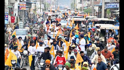 The SAD chief visited Nihal Singh Wala and Bagha Purana assembly segments in Moga as part of the ‘Punjab Bachao Yatra’ on Wednesday. (HT Photo)