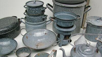 The emergence of a new middle class in the twentieth century resulted in a demand for ‘modern’ kitchenware, like enamelled utensils. (SOURCED) The emergence of a new middle class in the twentieth century resulted in a demand for ‘modern’ kitchenware, like enamelled utensils. (SOURCED)
