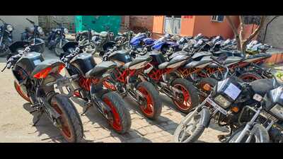 The recovered motorcycles in the custody of Mohali police. (HT) The recovered motorcycles in the custody of Mohali police. (HT)