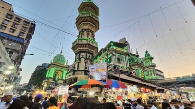 Every Ramzan, the bustling Minara Masjid Lane turns vibrant with stalls selling traditional sweets and savouries (Ismat Tahseen/HT) Every Ramzan, the bustling Minara Masjid Lane turns vibrant with stalls selling traditional sweets and savouries (Ismat Tahseen/HT)