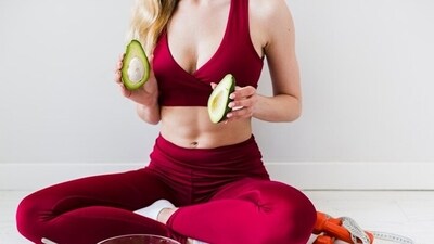If the practice is for greater than an hour, then opt for easily digestible snacks about 30-60 minutes before your practice (Freepik) If the practice is for greater than an hour, then opt for easily digestible snacks about 30-60 minutes before your practice (Freepik)