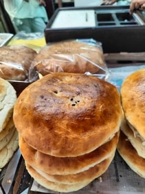 Warm naans to go with the savoury fare (Ismat Tahseen/ HT) Warm naans to go with the savoury fare (Ismat Tahseen/ HT)