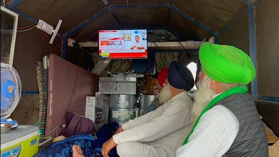 Protesting farmers have converted trailers attached to tractors into temporary homes at Shambhu. (HT Photo)