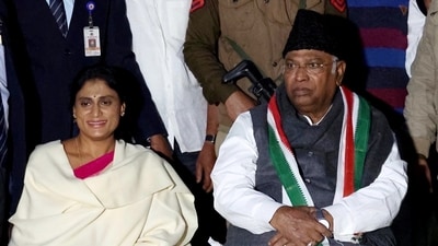 New Delhi, Feb 02 (ANI): Andhra Pradesh Congress president YS Sharmila meets party president Mallikarjun Kharge, in New Delhi on Friday. (ANI Photo) (YS Sharmila-X) New Delhi, Feb 02 (ANI): Andhra Pradesh Congress president YS Sharmila meets party president Mallikarjun Kharge, in New Delhi on Friday. (ANI Photo) (YS Sharmila-X)