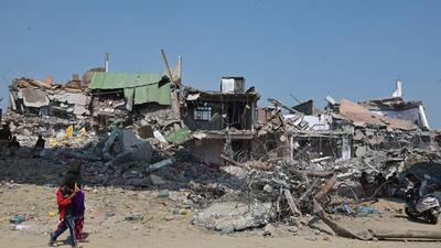 In its March 6 order, the Lucknow bench of the Allahabad high court stayed demolition of the houses of BPL card holders in Akbar Nagar till March 31. (Mushtaq Ali/HT File Photo)