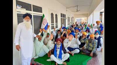 Kisan Mazdoor Sangharsh Committee (KMSC) activists gathered at two places in Moga on Thursday as part of its stir against the Bharatiya Janata Party (BJP) and its allies under the National Democratic Alliance (NDA).