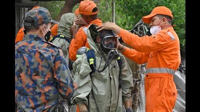 NDRF teams reached and initiated rescue operation after gas leak incident in Giaspura area in Ludhiana. (HT File Photo)