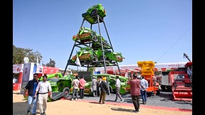 The much-awaited framers’ event was inaugurated by the state agriculture minister Gurmeet Singh Khuddian on Thursday. (Gurpreet Singh/HT Photo) The much-awaited framers’ event was inaugurated by the state agriculture minister Gurmeet Singh Khuddian on Thursday. (Gurpreet Singh/HT Photo)
