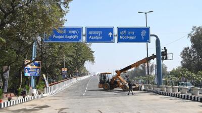 The newly inaugurated three-lane Moti Nagar Flyover at Ring Road in New Delhi on Wednesday. (Sanchit Khanna/HT Photo) The newly inaugurated three-lane Moti Nagar Flyover at Ring Road in New Delhi on Wednesday. (Sanchit Khanna/HT Photo)