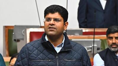 Two days after his party’s alliance with the Bharatiya Janata Party (BJP) ended in Haryana, Jannayak Janata Party (JJP) leader Dushyant Chautala met former chief minister Manohar Lal Khattar here on Thursday. (HT File)