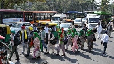 According to the SKM, farmers will issue a 'Sankalp Patra' or resolution letter at the Mahapanchayat “to intensify the fight against what they perceive as pro-corporate, communal, and dictatorial policies of the Modi government.” (Sanchit Khanna/HT Photo) According to the SKM, farmers will issue a 'Sankalp Patra' or resolution letter at the Mahapanchayat “to intensify the fight against what they perceive as pro-corporate, communal, and dictatorial policies of the Modi government.” (Sanchit Khanna/HT Photo)