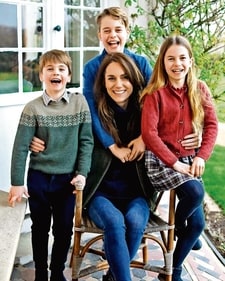Kensington Palace posted a photo of Kate Middleton with her three kids, said to be taken by her husband Prince William (Instagram) Kensington Palace posted a photo of Kate Middleton with her three kids, said to be taken by her husband Prince William (Instagram)