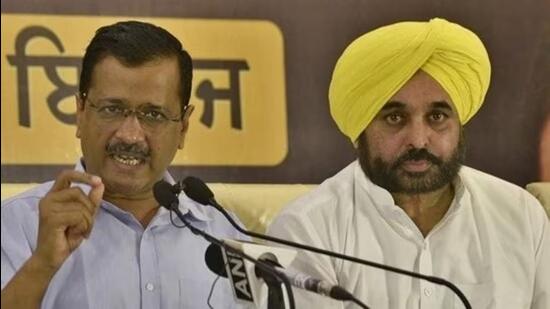 Aam Aadmi Party national convener Arvind Kejriwal and chief minister Bhagwant Mann launched the party’s Lok Sabha poll campaign in Punjab on Monday with the slogan – Sansad ch vee Bhagwant Mann, Khushaal Punjab te vadhegi shaan. (HT file photo)