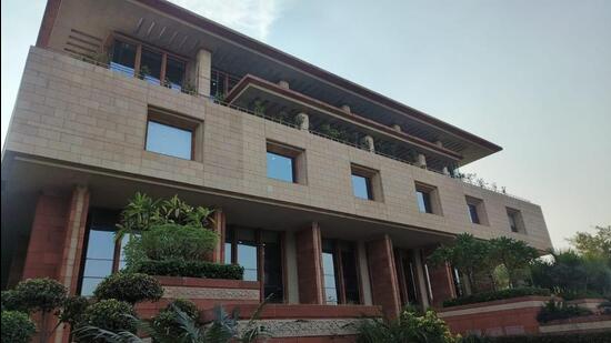 The HIgh Court of Delhi has imposed a ₹1 lakh cost on a petitioner who claimed to be the erstwhile ruler of territories in UP, Uttarakhand, Delhi and Gurugram. (HT Photo/Shruti Kakkar)