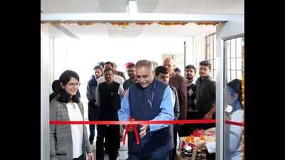 Dr Vivek Lal, director, PGIMER, inaugurating the Endocrine and Breast Surgery Clinic on the fourth floor of New OPD. Dr Divya Dahiya, Dr Sanjay Bhadada and other faculty members were also present. (HT Photo)