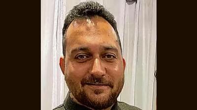 Independent MLA from Hamirpur Ashish Sharma (in pic), and Rakesh Sharma, the father of rebel Congress MLA Chaitanya Sharma, failed to appear before the police station West Boileuagnaj. (HT File Photo)