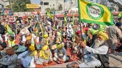 Phogat Khap head Balwant Nambardar said that they had conducted three meetings of Khaps where they called farmer leaders of both factions and requested them to form an 11-member committee and decide further course of ongoing farmers’ stir. (HT Photo)
