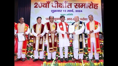 The ceremony held at Dr D Sundanaresan Auditorium was attended by Dr Dheer Singh, director of the institute. (HT Photo)
