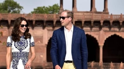 Britain's Prince William, and his wife, Kate, the Duchess of Cambridge visit to the Taj Mahal was ever more symbolic as Williams’s mother, Diana, had visited 22 years ago/ (Ajay Aggarwal/ HT Photo) Britain's Prince William, and his wife, Kate, the Duchess of Cambridge visit to the Taj Mahal was ever more symbolic as Williams’s mother, Diana, had visited 22 years ago/ (Ajay Aggarwal/ HT Photo)